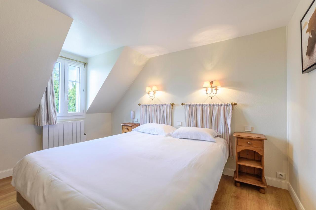 Hotel Le Clos Fleuri Le Palais Bagian luar foto