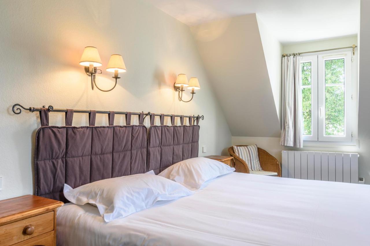 Hotel Le Clos Fleuri Le Palais Bagian luar foto