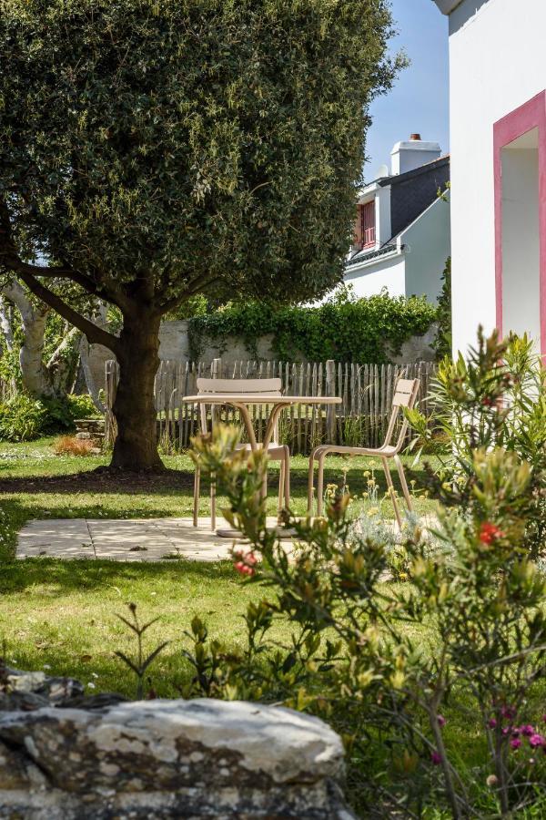 Hotel Le Clos Fleuri Le Palais Bagian luar foto
