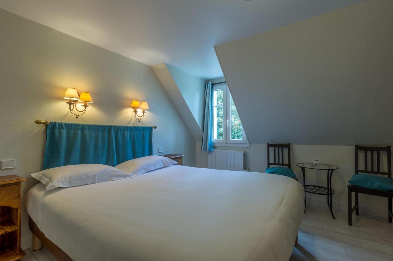 Hotel Le Clos Fleuri Le Palais Bagian luar foto