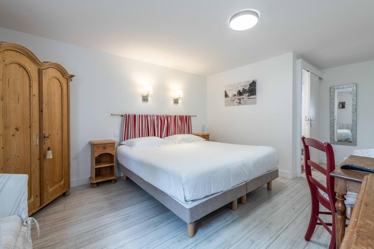 Hotel Le Clos Fleuri Le Palais Bagian luar foto
